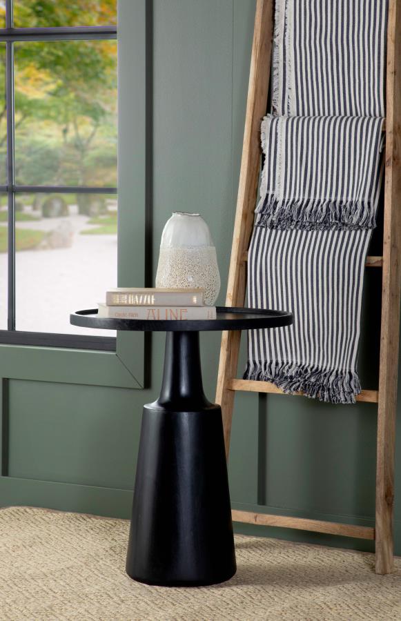 Izzy Black Accent Table -