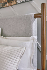 Lynn King Bed -