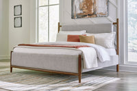 Lynn King Bed -
